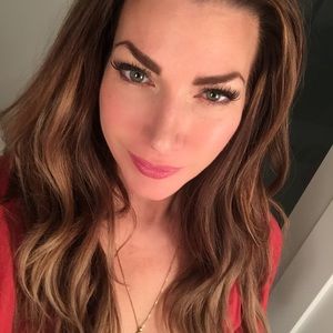 Meet your Posher, Cara